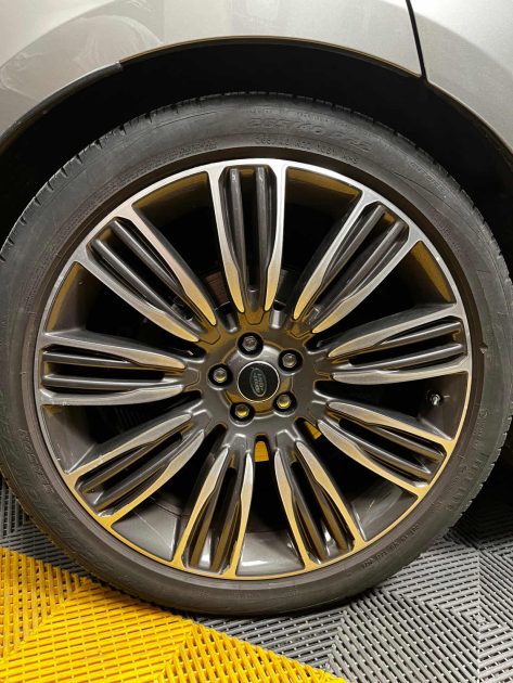 RANGE ROVER VELAR R-DYNAMIC V6 3.0D 300CH(TOIT OUVRANT, SONO MERIDIAN, CAMÉRA 360°,SIÈGES CHAUFFANT)