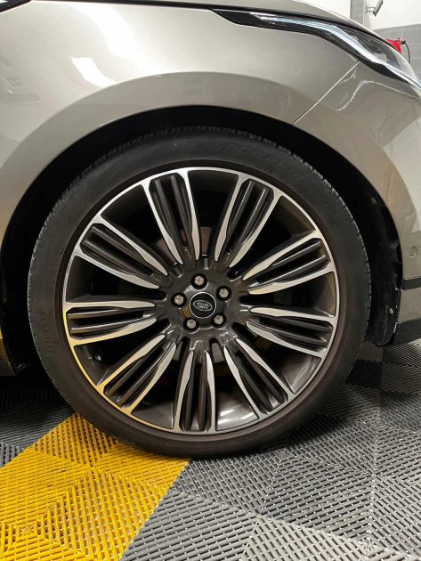 RANGE ROVER VELAR R-DYNAMIC V6 3.0D 300CH(TOIT OUVRANT, SONO MERIDIAN, CAMÉRA 360°,SIÈGES CHAUFFANT)