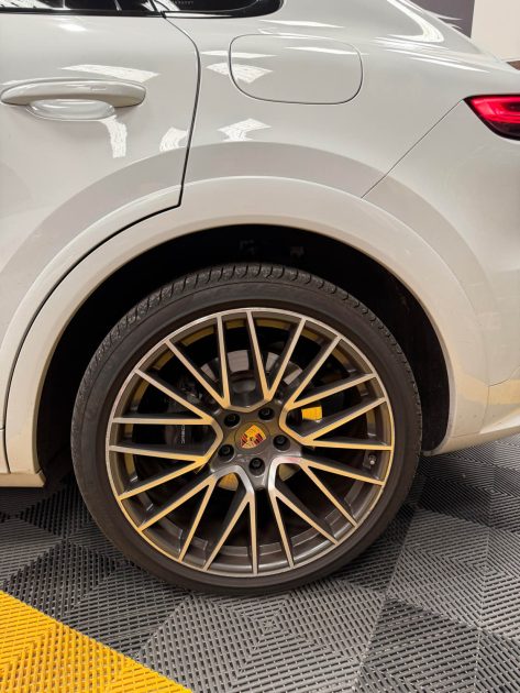 PORSCHE CAYENNE COUPE PLATINIUM EDITION 3.0 462CH (TVA APPARENTE, 1ERE MAIN, SUIVI PORSCHE)