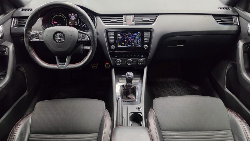 SKODA OCTAVIA COMBI 2.0 TSI 220 RS*1ERE MAIN*LED/XENON*GPS*CAMERA*