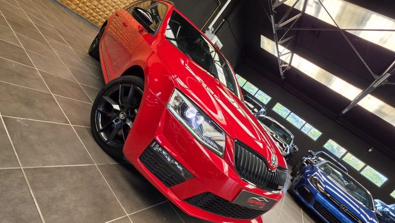 SKODA OCTAVIA COMBI 2.0 TSI 220 RS*1ERE MAIN*LED/XENON*GPS*CAMERA*
