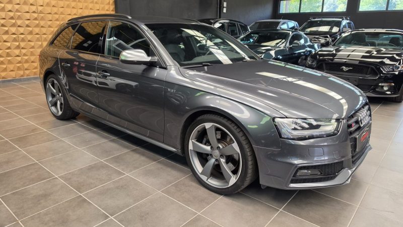AUDI S4 IV (2) AVANT 3.0 TFSI 333 QUATTRO S TRONIC 7*1°MAIN*B&O*XENON*