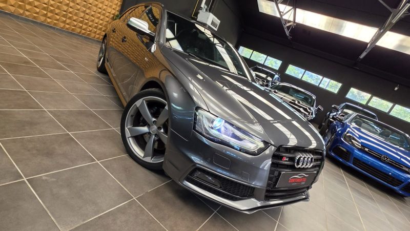 AUDI S4 IV (2) AVANT 3.0 TFSI 333 QUATTRO S TRONIC 7*1°MAIN*B&O*XENON*