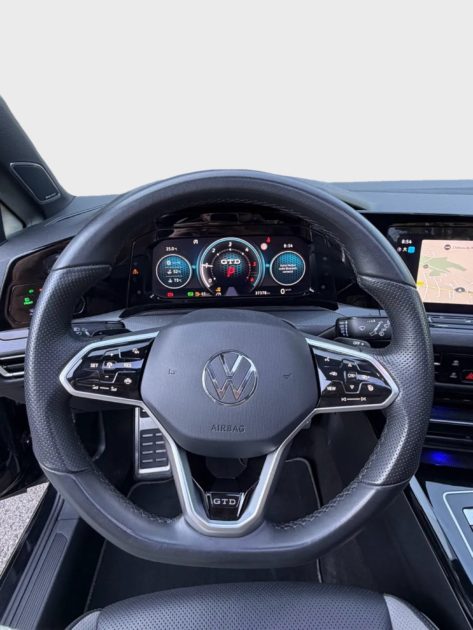 VOLKSWAGEN GOLF 8 GTD FULL OPTION /TOIT OUVRANT/HK/ATTELAGE2.0 TDI 200 DSG7 