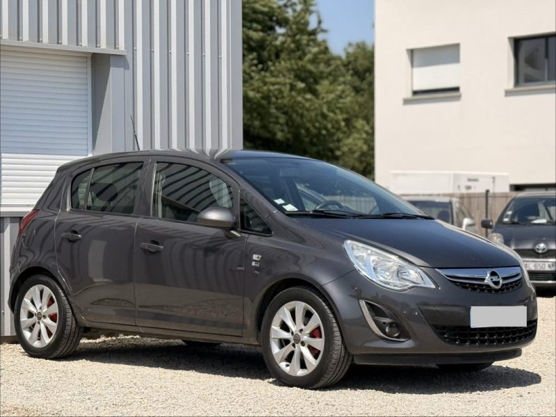 OPEL CORSA 1.2 TWINPORT 85CV ESSENTIA 2012 134 500KM
