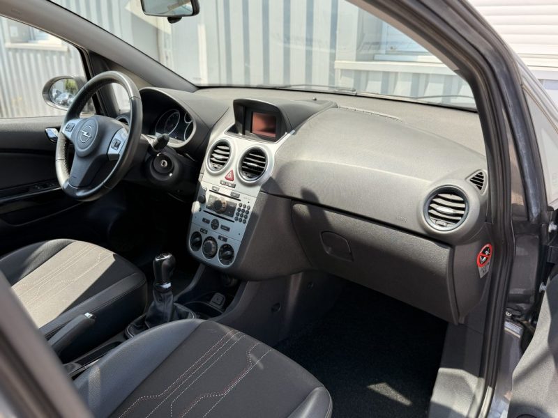 OPEL CORSA 1.2 TWINPORT 85CV ESSENTIA 2012 134 500KM