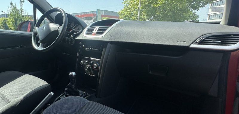 Peugeot 207 1.4 HDI 70ch - Garantie 12 mois