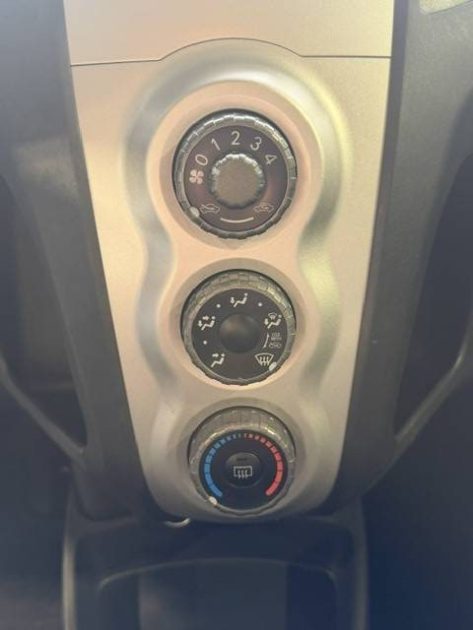 TOYOTA YARIS 1.0 VVTI 2007 - 51 802Kms - Climatisation - Premier Main - SUIVIT TOYOTA