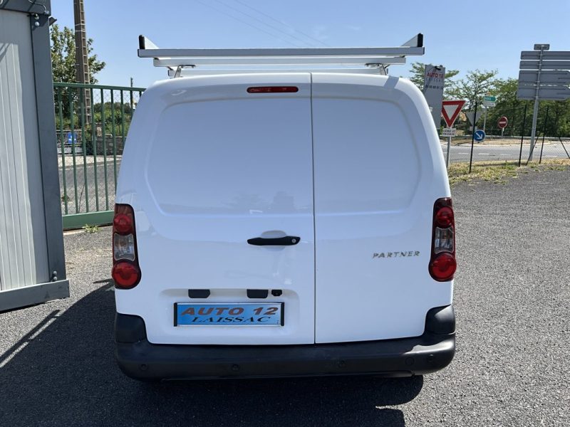 8 325€ HT* PEUGEOT PARTNER 1.6 BLUE HDI 100 CV PACK CLIM NAV 