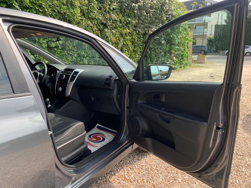 KIA VENGA (YN)  2010