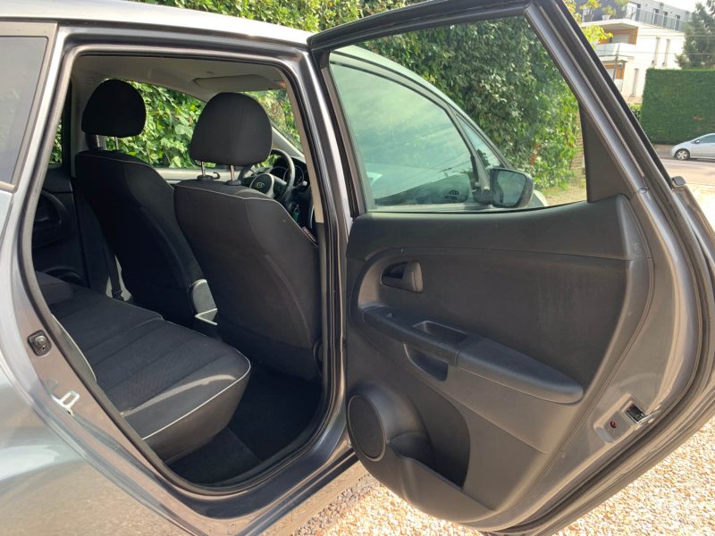 KIA VENGA (YN)  2010