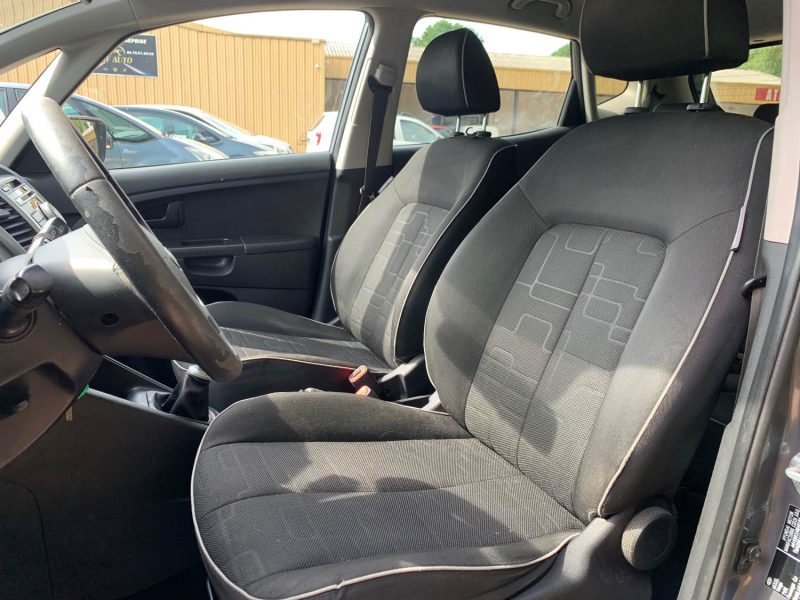 KIA VENGA (YN)  2010
