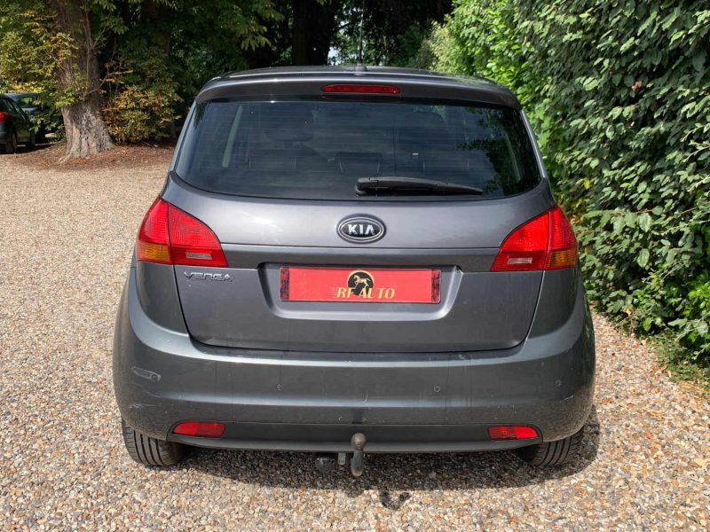 KIA VENGA (YN)  2010
