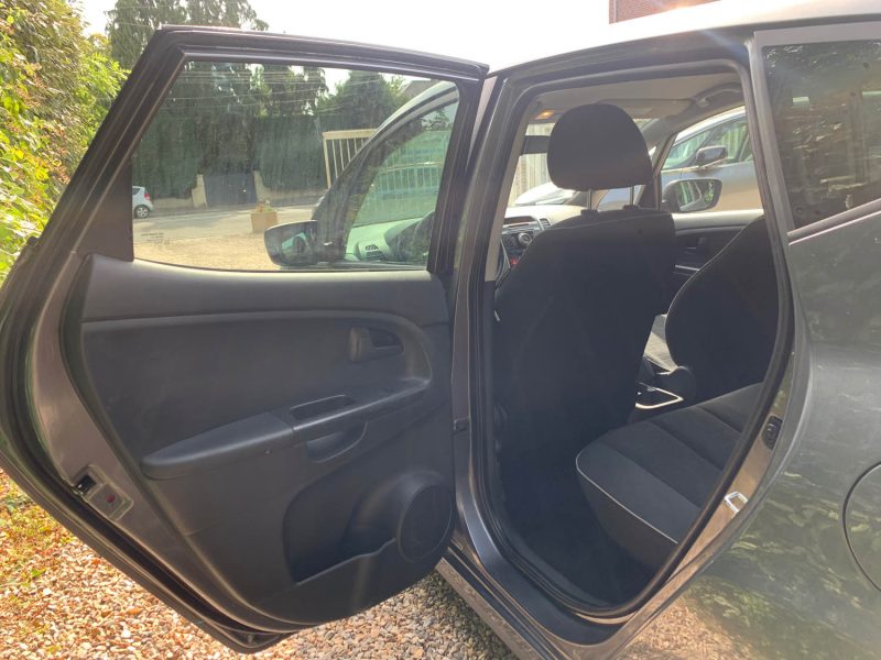 KIA VENGA (YN)  2010