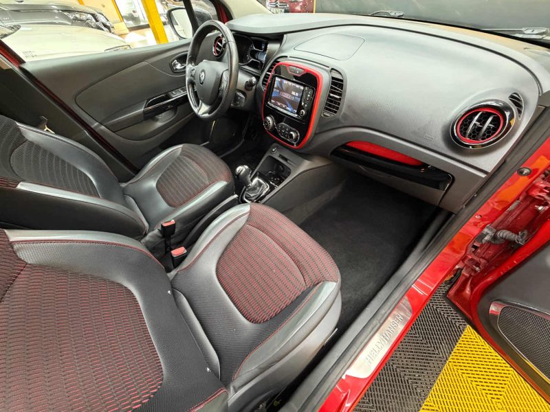 RENAULT CAPTUR 1.2 TCE 120 HELLY HANSEN EDC 