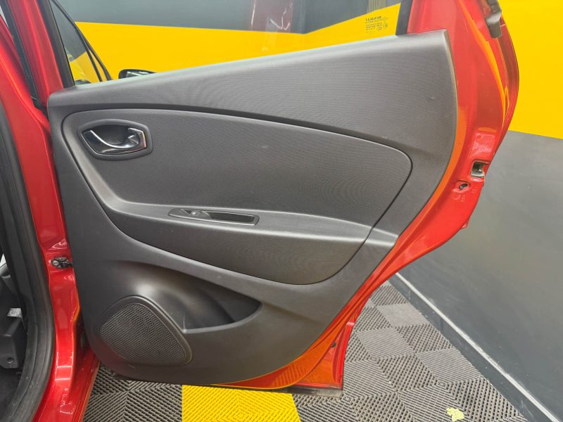 RENAULT CAPTUR 1.2 TCE 120 HELLY HANSEN EDC 