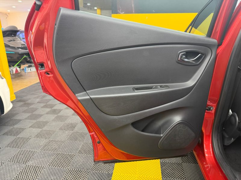 RENAULT CAPTUR 1.2 TCE 120 HELLY HANSEN EDC 