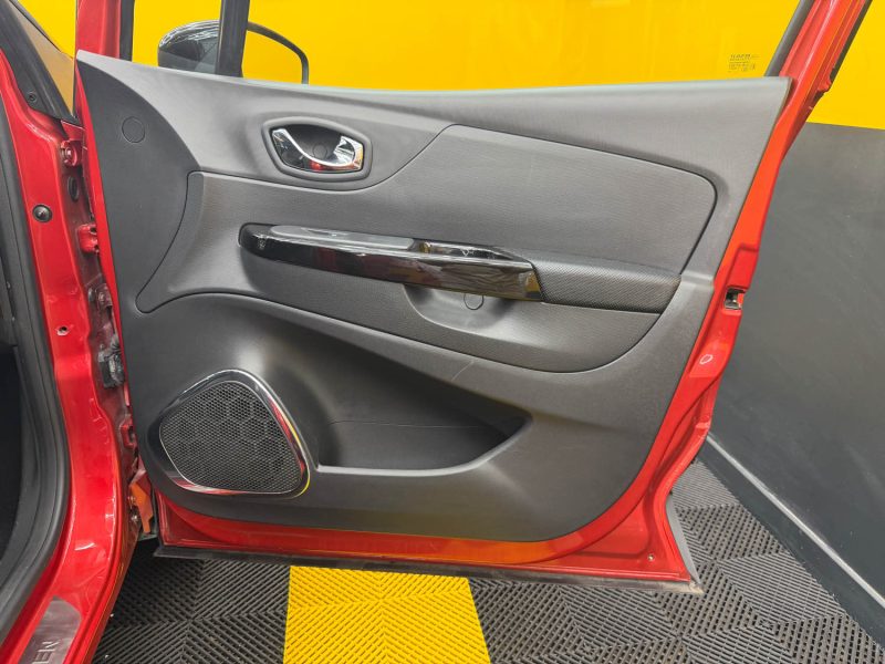 RENAULT CAPTUR 1.2 TCE 120 HELLY HANSEN EDC 