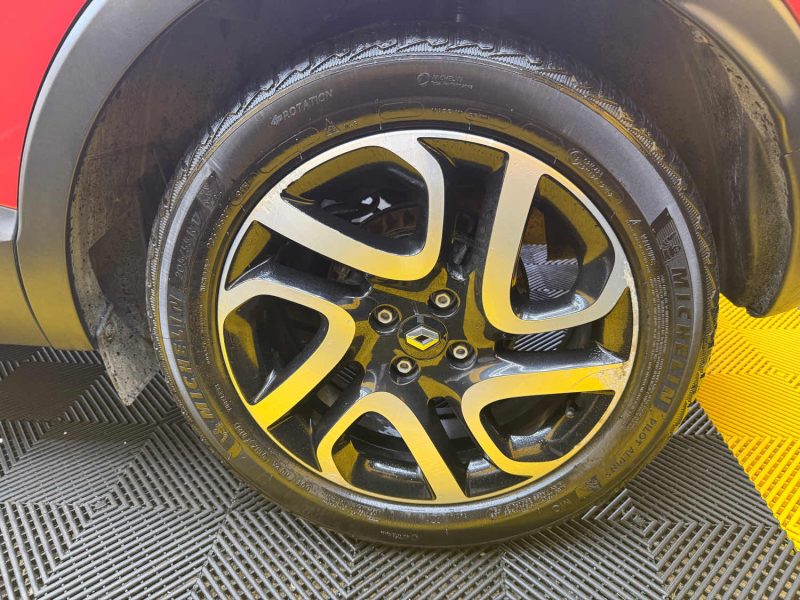 RENAULT CAPTUR 1.2 TCE 120 HELLY HANSEN EDC 