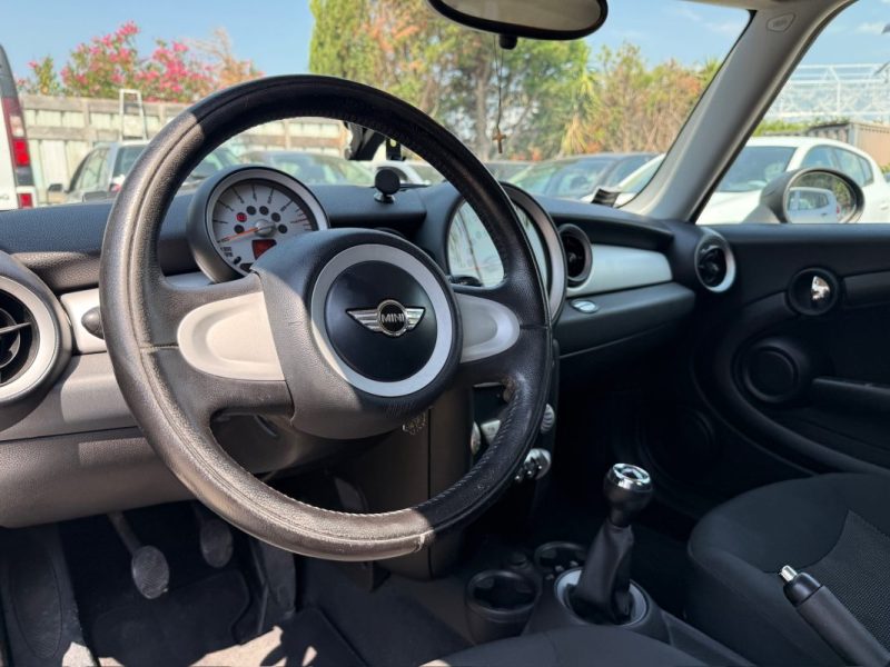 MINI ONE 75 2009