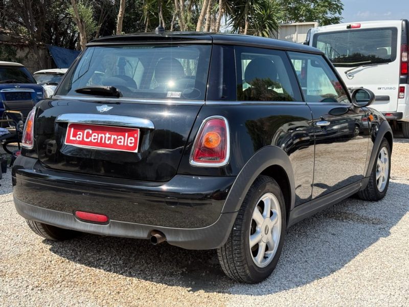 MINI ONE 75 2009