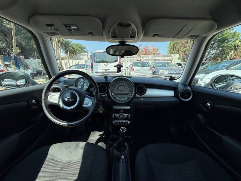 MINI ONE 75 2009
