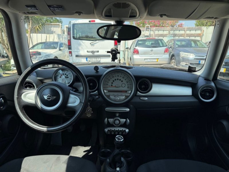 MINI ONE 75 2009