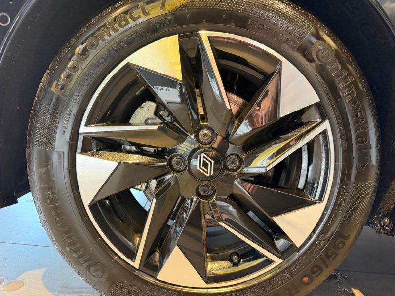 RENAULT CLIO TECHNO FULL HYBRID E-TECH 160 PACK SAFETY / DRIVING / PARKING 
