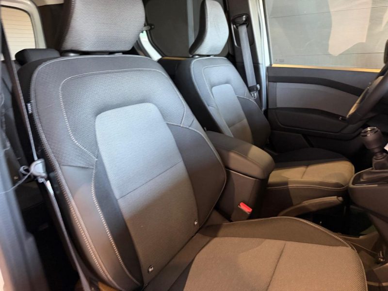 RENAULT KANGOO 1.5 BLUE DCI 95 EVOLUTION / PAS DE MALUS / IMMAT FRANCE 