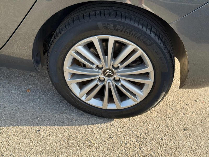 Citroën C4 1.6 VTi 120 Exclusive - Clim - Gps - Révisée & garantie 6 mois