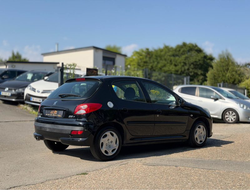 Peugeot 206+ 1.4 HDi 70 ch Trendy - Clim Auto - Révisée & garantie 6 mois