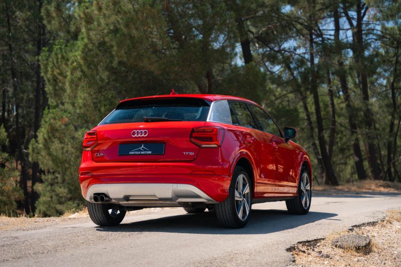 AUDI Q2 1.4 TFSI 150 S-line / bang / pano / carplay