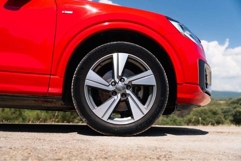 AUDI Q2 1.4 TFSI 150 S-line / bang / pano / carplay