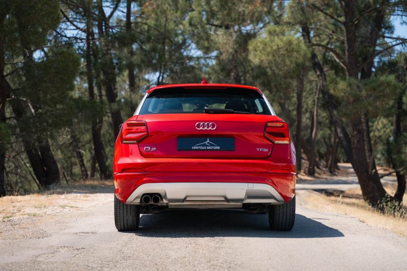 AUDI Q2 1.4 TFSI 150 S-line / bang / pano / carplay