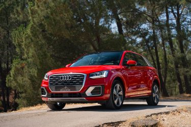 AUDI Q2 1.4 TFSI 150 S-line / bang / pano / carplay