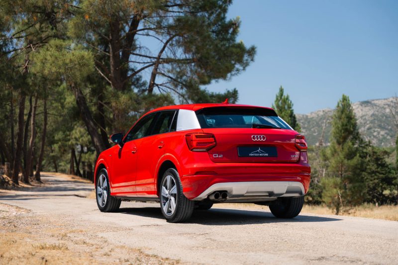 AUDI Q2 1.4 TFSI 150 S-line / bang / pano / carplay