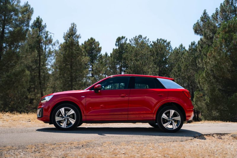 AUDI Q2 1.4 TFSI 150 S-line / bang / pano / carplay
