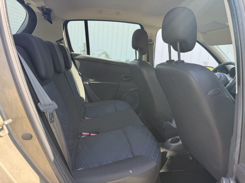 RENAULT CLIO III AUTHENTIQUE 1.2 16V 75 cv  2008