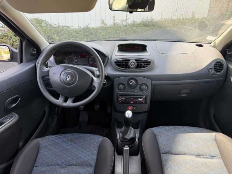 RENAULT CLIO III AUTHENTIQUE 1.2 16V 75 cv  2008