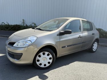RENAULT CLIO III AUTHENTIQUE 1.2 16V 75 cv  2008