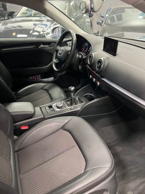 MAGNIFIQUE AUDI A3 1.4 TFSI 122CH AMBIENTE ( CLIM AUTO, SUIVI D’ENTRETIEN, ESSENCE)⭐⭐⭐⭐⭐