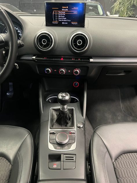 MAGNIFIQUE AUDI A3 1.4 TFSI 122CH AMBIENTE ( CLIM AUTO, SUIVI D’ENTRETIEN, ESSENCE)⭐⭐⭐⭐⭐
