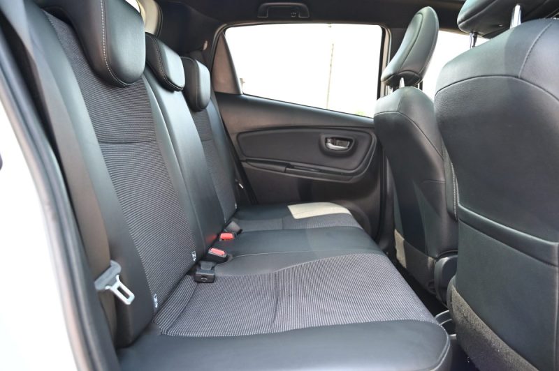 TOYOTA YARIS HYBRIDE 100H CHIC 5P 2018