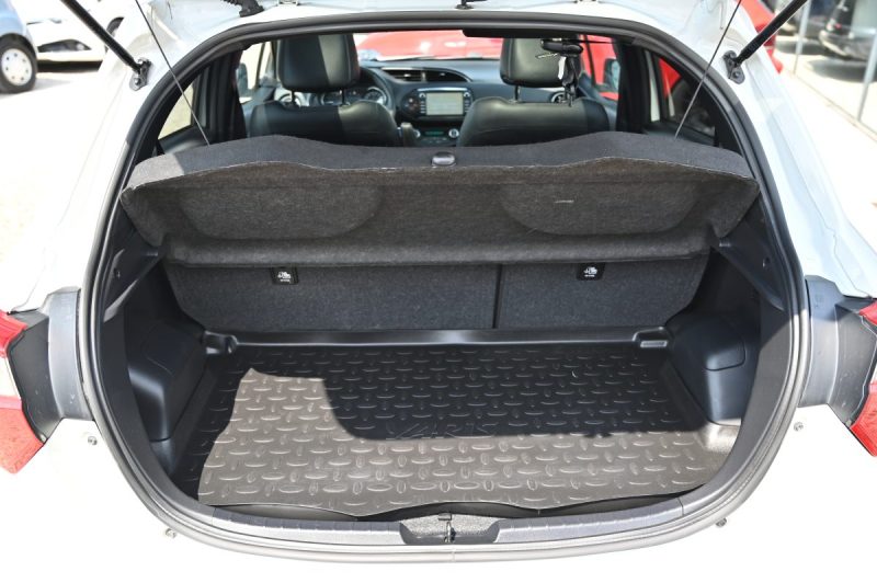 TOYOTA YARIS HYBRIDE 100H CHIC 5P 2018