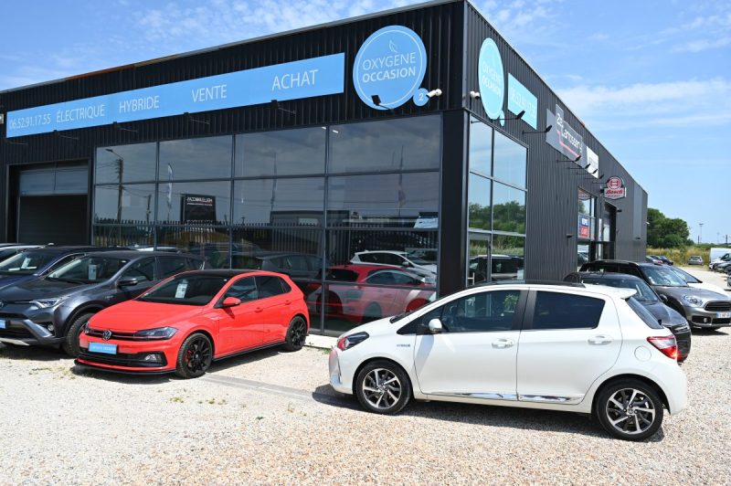 TOYOTA YARIS HYBRIDE 100H CHIC 5P 2018
