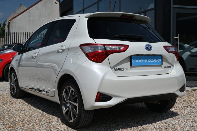 TOYOTA YARIS HYBRIDE 100H CHIC 5P 2018
