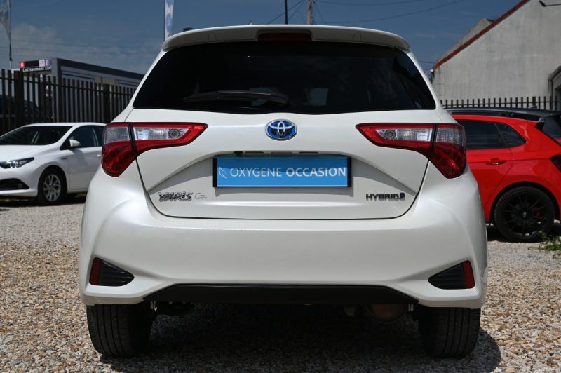 TOYOTA YARIS HYBRIDE 100H CHIC 5P 2018