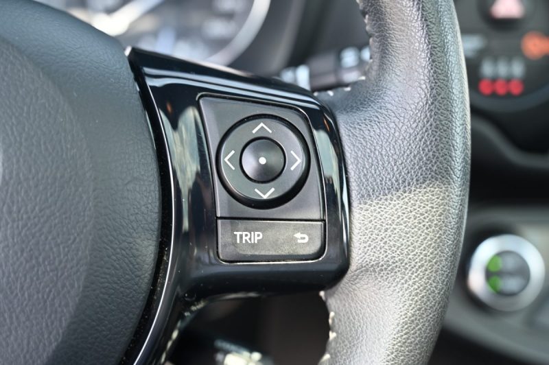 TOYOTA YARIS HYBRIDE 100H CHIC 5P 2018
