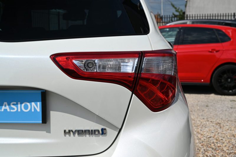 TOYOTA YARIS HYBRIDE 100H CHIC 5P 2018
