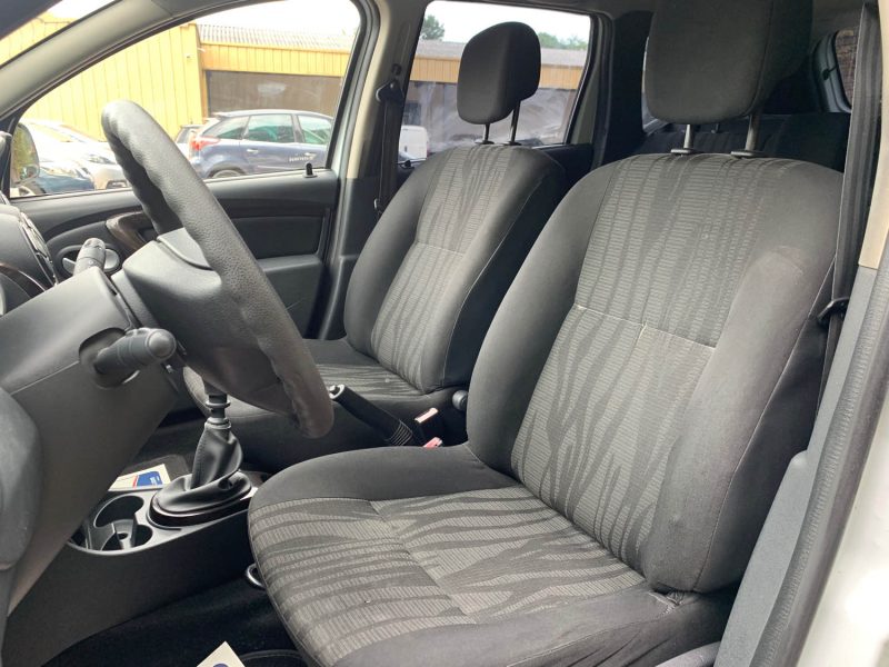 DACIA DUSTER 1.5 DCI 110 LAUREATE 2012